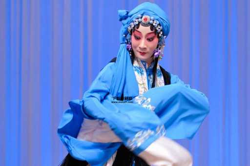 锁麟囊李海燕(她的锁麟囊为何如此震撼人心)