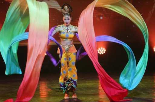 翩跹的意思(舞动起来才叫翩跹)