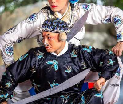 京剧三岔口(那桌子上到底藏着什么秘密)
