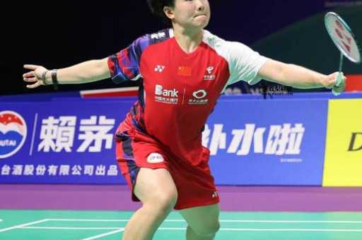 何冰娇个人资料简介：羽坛天才少女的成长历程