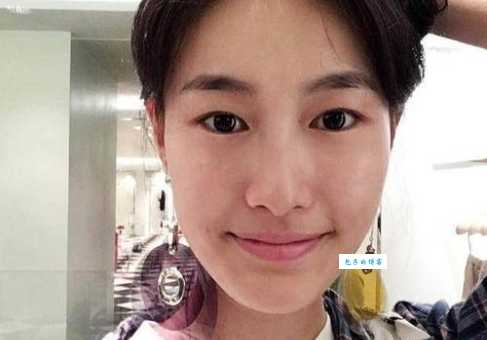 秦舒培是哪里人？她的家庭背景和早年经历！