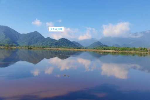水天相接是什么意思及用法?水天相接的近义词和例句