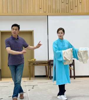 淮剧名家梁伟平：梅花奖得主精彩人生回顾