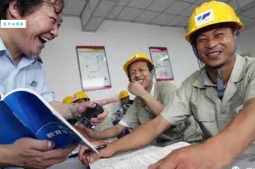 蓝领是什么职业?带你了解蓝领工人的真实生活