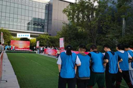 问天问大地是哪首歌这首歌的创作背景介绍