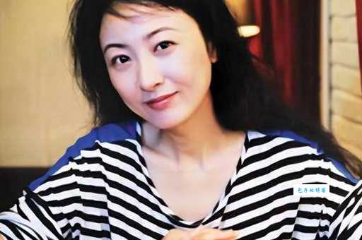 胡紫薇是谁 中国内地女主持人的成长故事揭秘