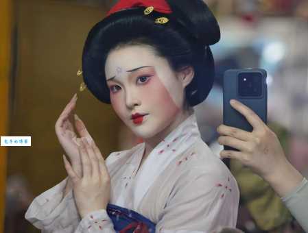 唐宫美人妆容教程教你打造古典优雅气质