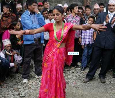 尼泊尔少女婚:罗汉果当新郎仪式靠谱吗?当地人告诉你真实情况 尼泊尔少女婚:罗汉果当新郎仪式靠谱吗?当地人告诉你真实情况