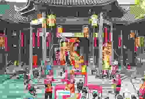 秀山花灯主要在什么期间表演?错过这段时间就要等明年!